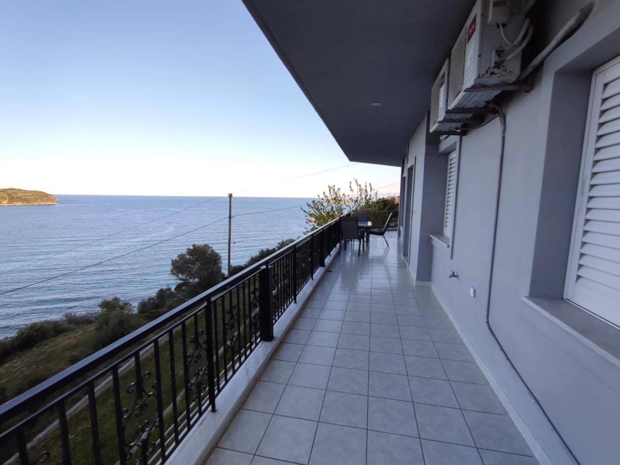 Aegean Beachfront Petriaí Екстериор снимка
